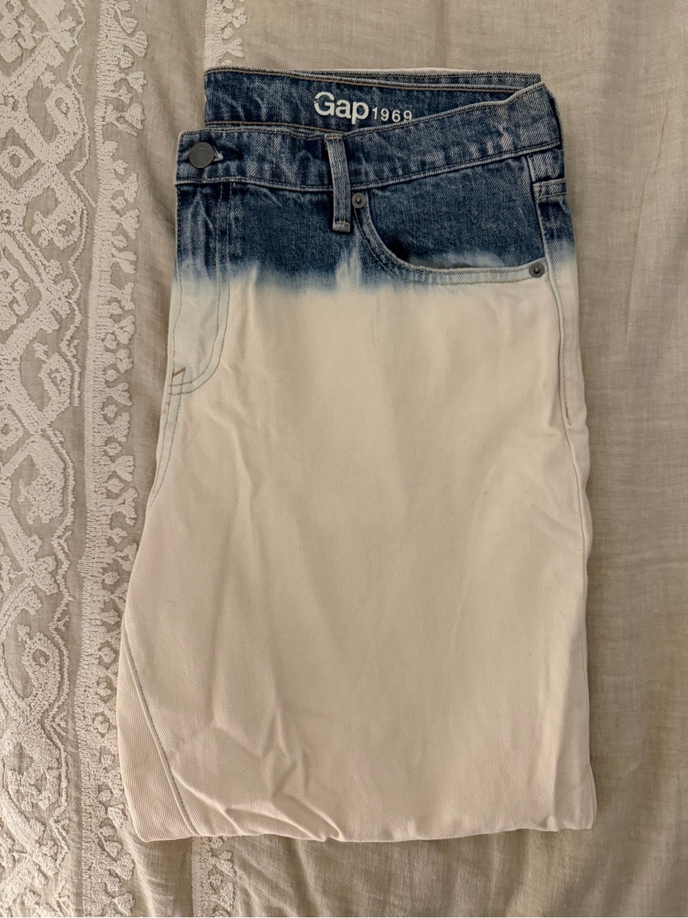 GAP Two-Tone Dip-Dyed Girlfriend Women's Jeans - Cream and Blue size 32